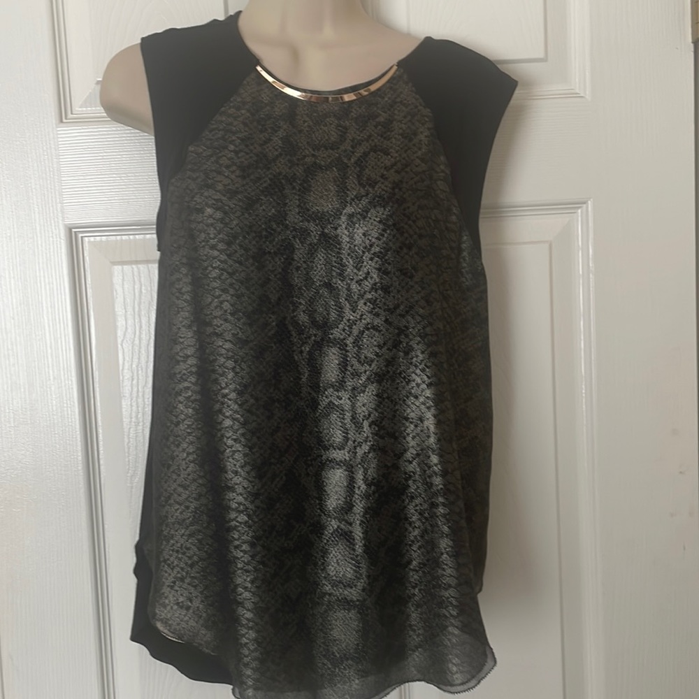 Rachel Roy Flowy Top Size M